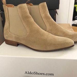 Beige dress shoes